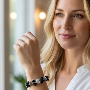 NEW Women’s Crystal Bracelet